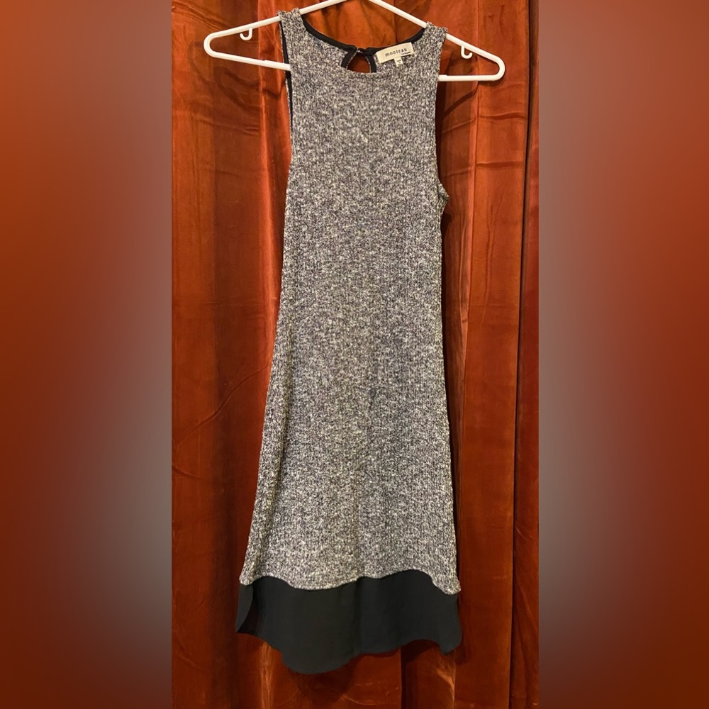 🦋 2/$20 Monteau heather gray knit dress